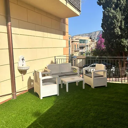 Mondello Suite Apartment Pensionat