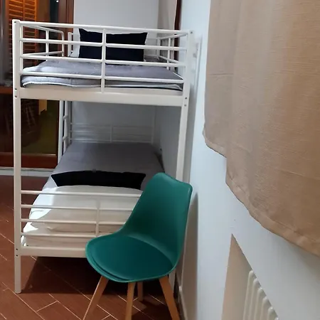 ゲストハウス Mondello Suite Apartment 3*