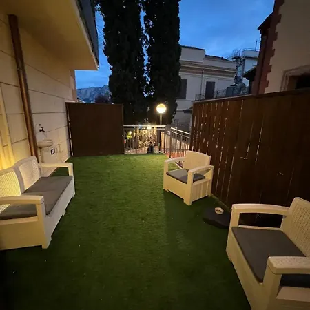 Mondello Suite Apartment 招待所