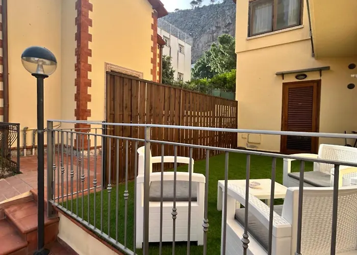 Mondello Suite Apartment ゲストハウス モンデッロ