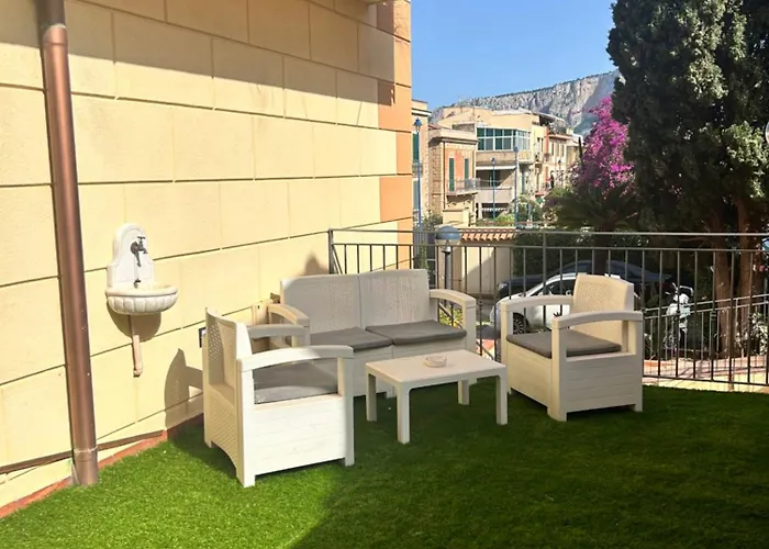 Mondello Suite Apartment ゲストハウス