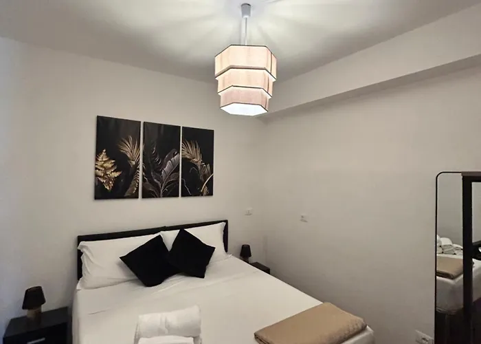 ゲストハウス Mondello Suite Apartment モンデッロ