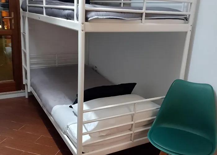 Mondello Suite Apartment ゲストハウス 3*