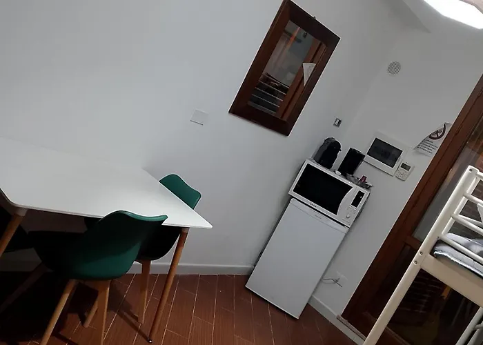 ゲストハウス Mondello Suite Apartment 3*