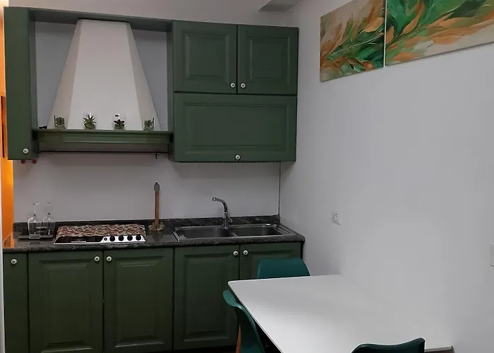 Mondello Suite Apartment ゲストハウス 3*