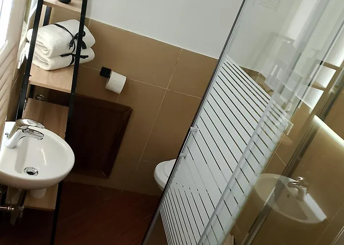 ゲストハウス Mondello Suite Apartment 3*