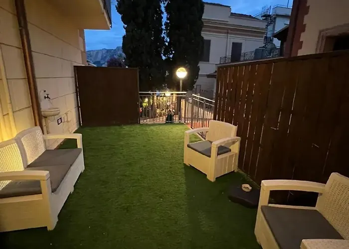 Mondello Suite Apartment ゲストハウス