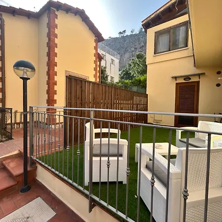 Mondello Suite Apartment Гостевой дом Монделло